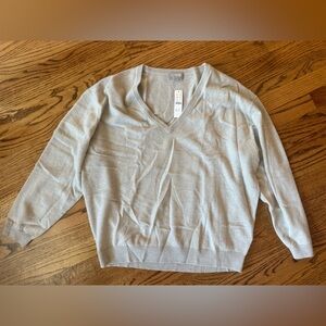 J Crew Cashmere Sweater / Vneck / Size M / NWT / Light grayish tan color